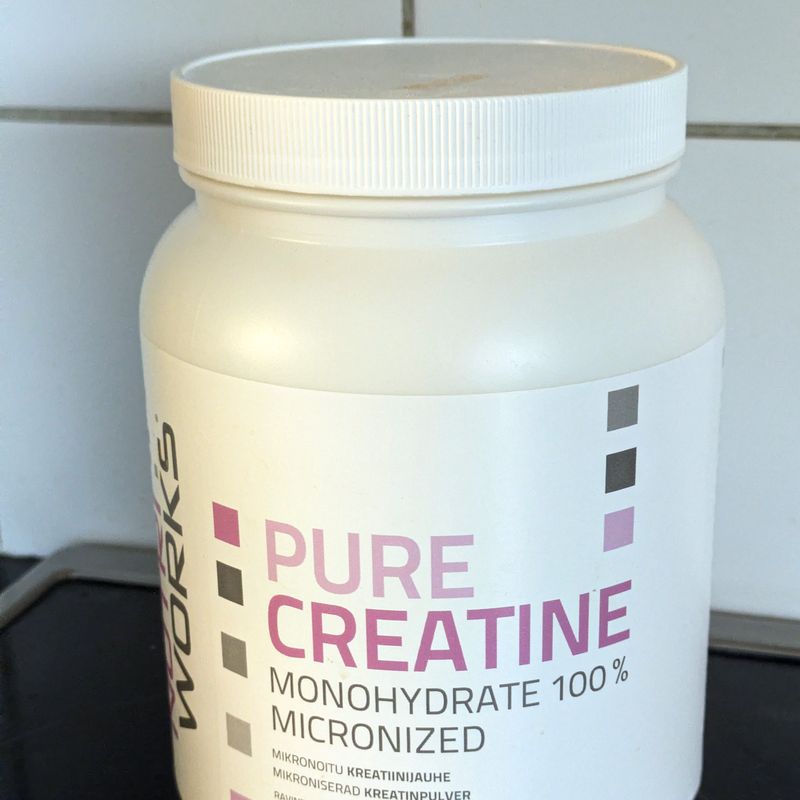 A tub of micronized creatine monohydrate